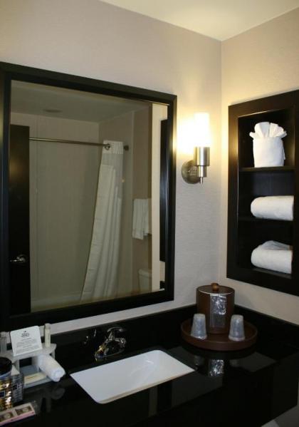 Holiday Inn Express Charlotte Southeast - Matthews an IHG Hotel - image 2