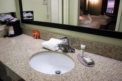 Suite Dreams Hotel - image 12