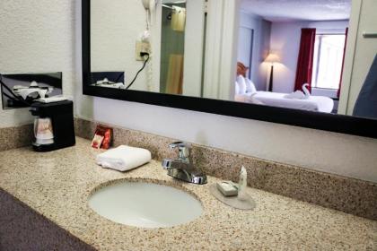 Suite Dreams Hotel - image 9