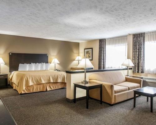 Quality Inn & Suites Conference Center Mattoon - image 3