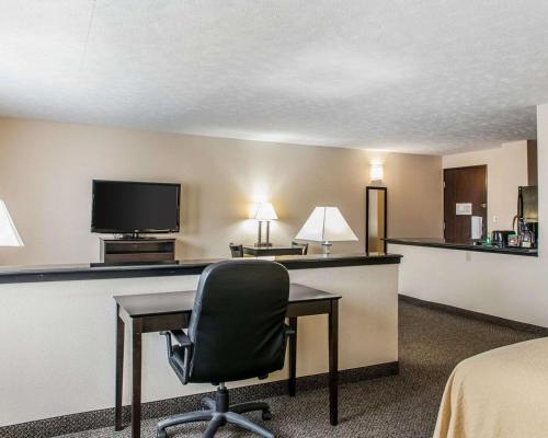 Quality Inn & Suites Conference Center Mattoon - image 4