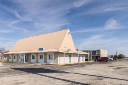 Motel 6-Mattoon IL - image 12