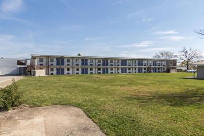 Motel 6-Mattoon IL - image 14