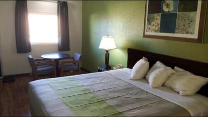 Motel 6-Mattoon IL - image 9