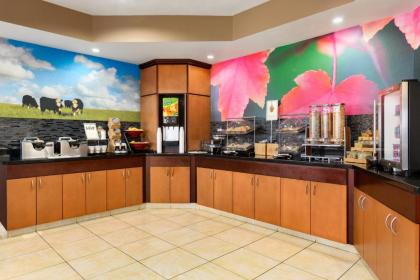 Fairfield Inn & Suites by Marriott Toledo Maumee - image 10