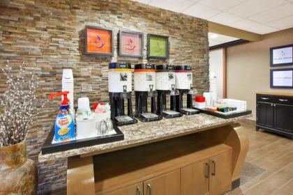 Hampton Inn Toledo-South/Maumee - image 6