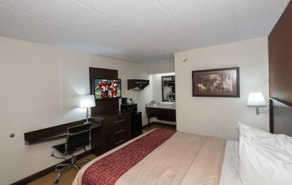 Red Roof Inn Toledo - Maumee - image 15