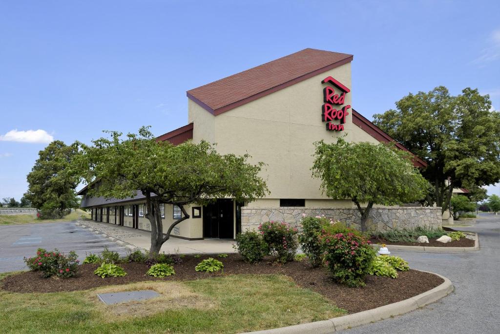 Red Roof Inn Toledo - Maumee - image 6