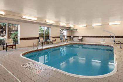 Country Inn & Suites by Radisson Toledo OH - image 5