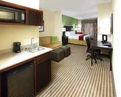 Holiday Inn Express & Suites Maumelle an IHG Hotel - image 12