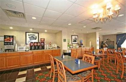 Hampton Inn Ft. Chiswell-Max Meadows - image 4