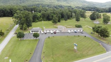 Fox Mountain Inn - image 1