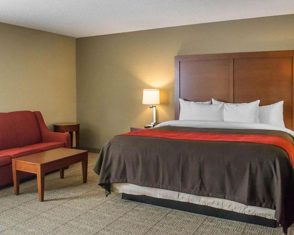 Comfort Inn Mayfield Heights Cleveland East - image 3