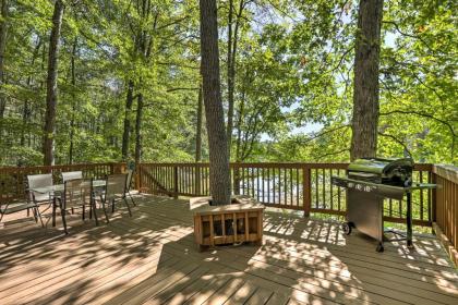 Hocking Hills Lake Cabin with Hot Tub Deck and Dock! - image 11