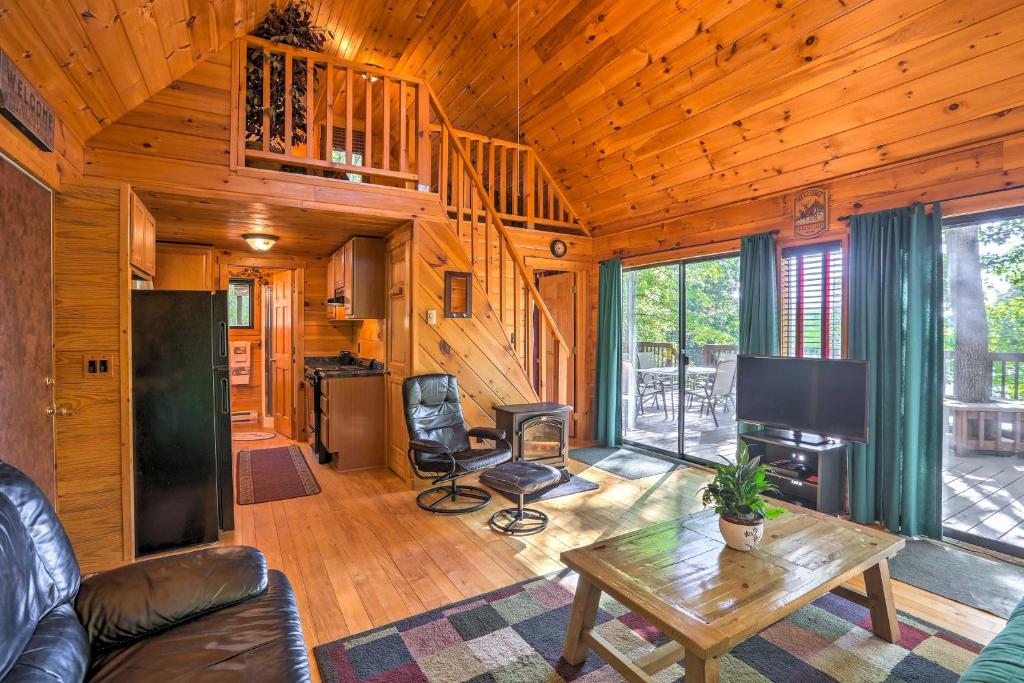 Hocking Hills Lake Cabin with Hot Tub Deck and Dock! - image 6