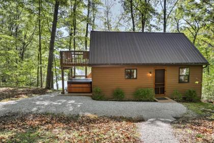 Hocking Hills Lake Cabin with Hot Tub Deck and Dock! - image 7