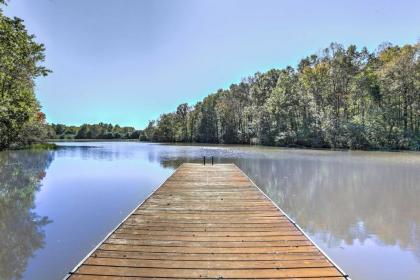 Hocking Hills Lake Cabin with Hot Tub Deck and Dock! - image 9