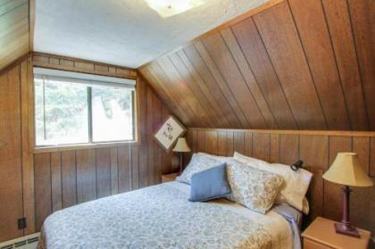 Huckleberry Riverfront Cabin - image 3