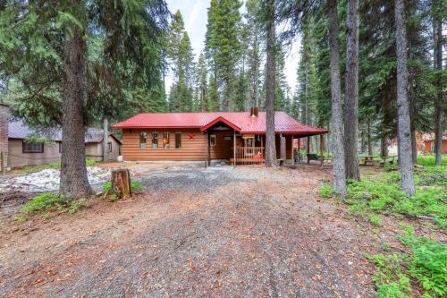 Awesome Payette Lake Cabin - main image