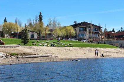 Avery West Shore Cabin - image 4