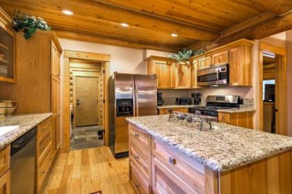 Exquisite McCall Log Cabin - Walk to Payette Lake! - image 2