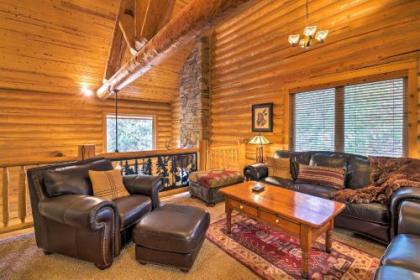 Exquisite McCall Log Cabin - Walk to Payette Lake! - image 3