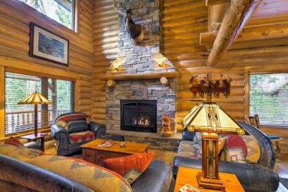 Exquisite McCall Log Cabin - Walk to Payette Lake! - image 4