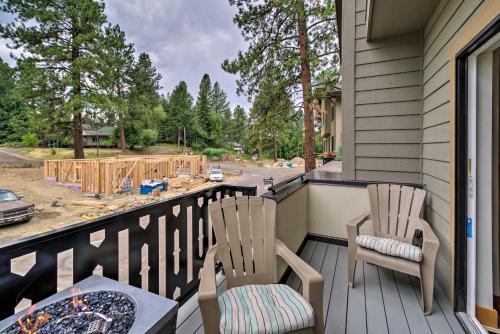 Modern Townhome with Fire Pit in Downtown McCall - image 3