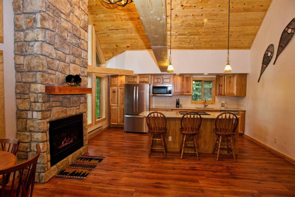 Carlson Cabin by Casago McCall - Donerightmanagement - image 3