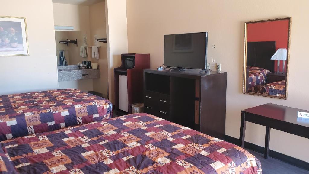 La Bonita Inn & Suites - McCamey - image 3