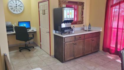 La Bonita Inn & Suites - McCamey - image 4