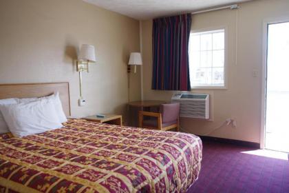 Economy Inn McCook - image 9