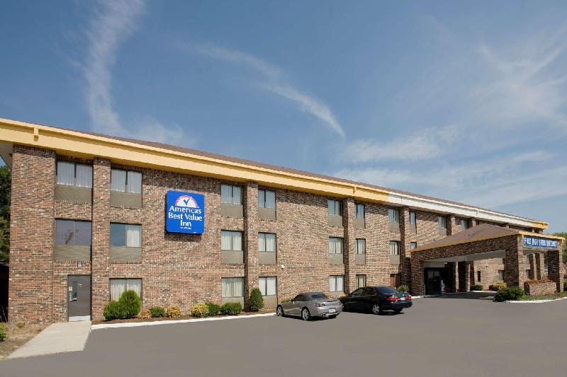 Americas Best Value Inn McMinnville - image 2