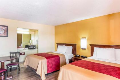 Econo Lodge McAlester - image 15