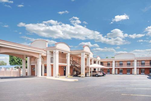 Days Inn by Wyndham McAllen - main image