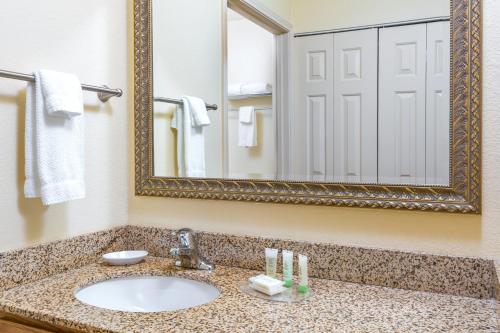 Staybridge Suites McAllen an IHG Hotel - image 2