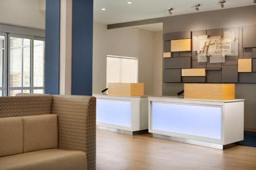 Holiday Inn Express & Suites - McAllen - Medical Center Area an IHG Hotel - main image