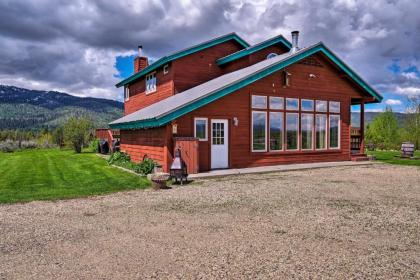 Spacious Riverfront Retreat on 10 Private Acres! - image 5