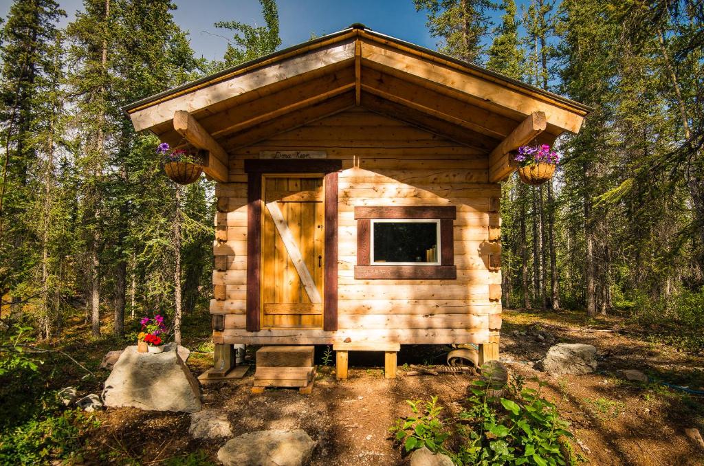 Blackburn Cabins - McCarthy Alaska - main image