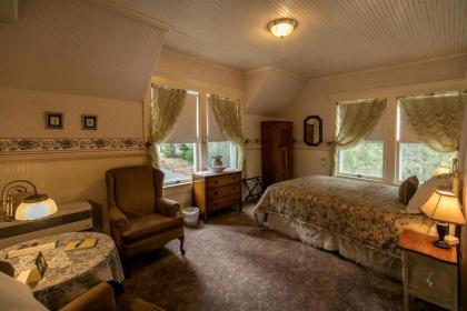 McCloud River Bed and Breakfast - image 9