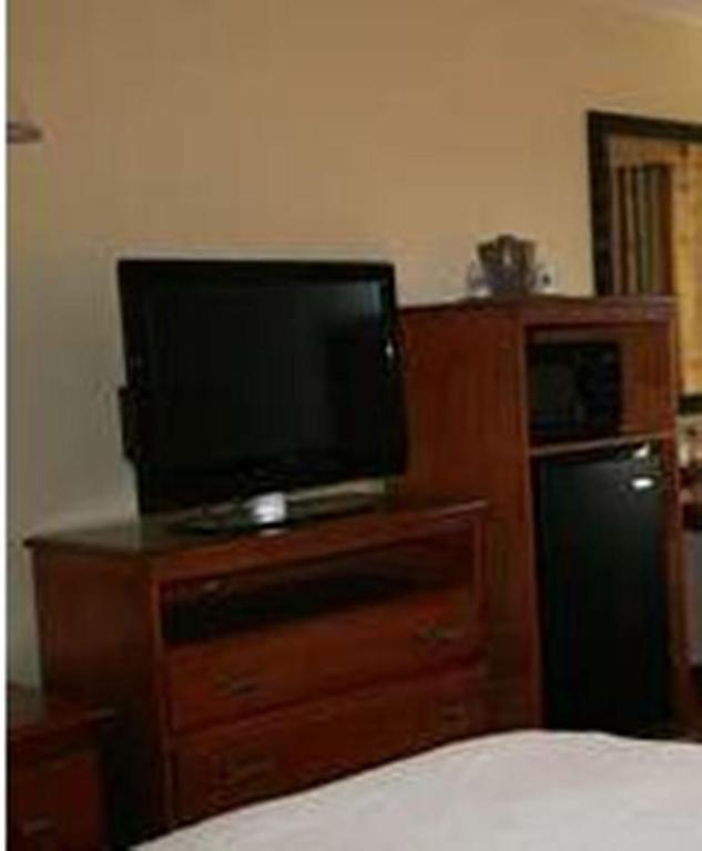 Hampton Inn & Suites McComb - image 4