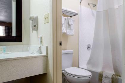 Quality Inn McComb - image 10