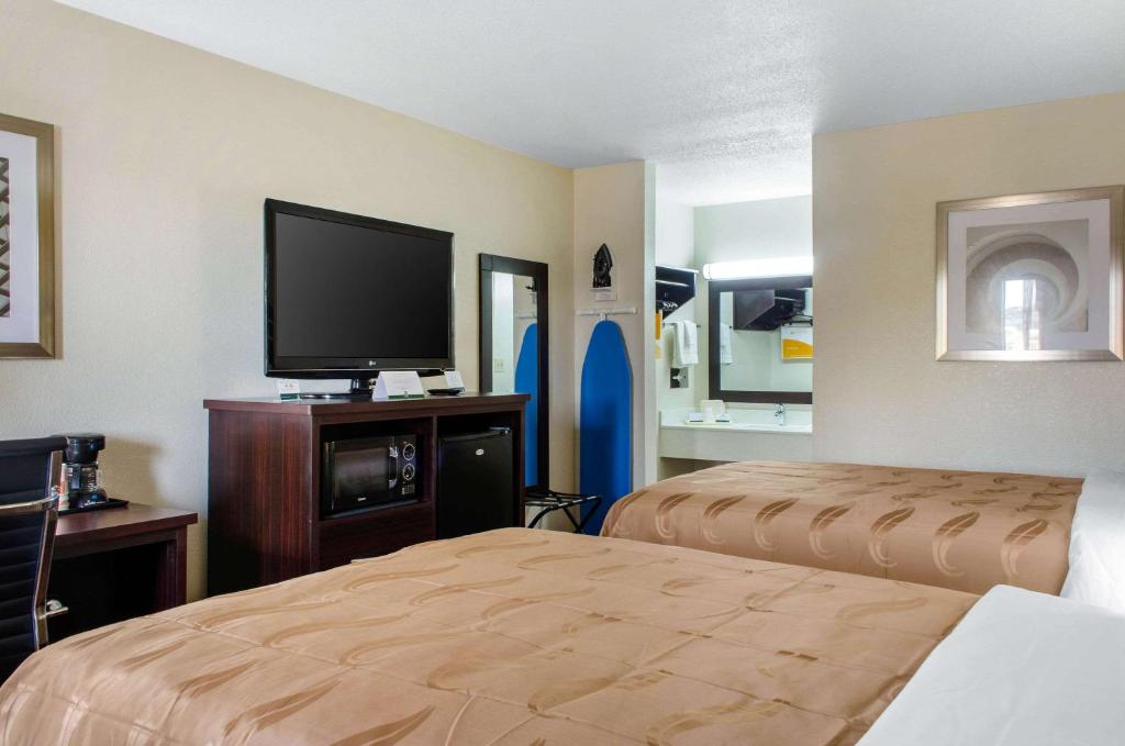 Quality Inn McComb - image 5