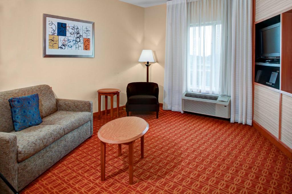 Fairfield Inn & Suites Atlanta McDonough - image 5