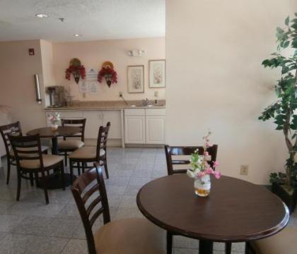 America's Best Value Inn & Suites-McDonough - image 7