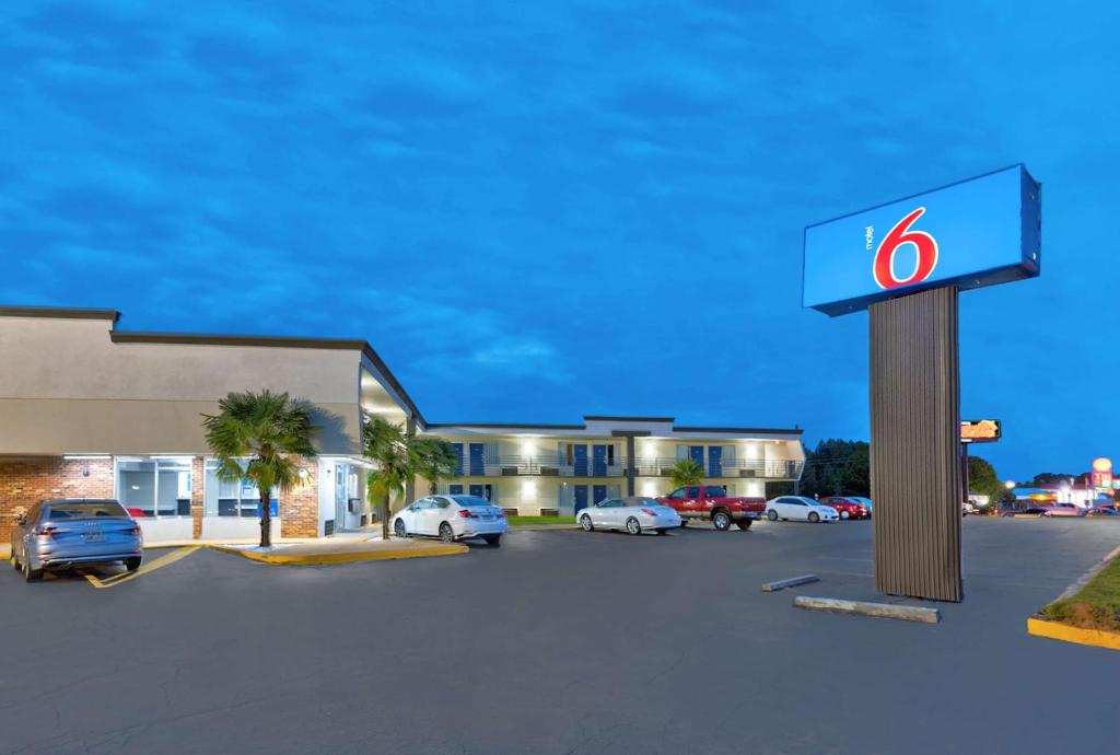 Motel 6 McDonough GA - main image