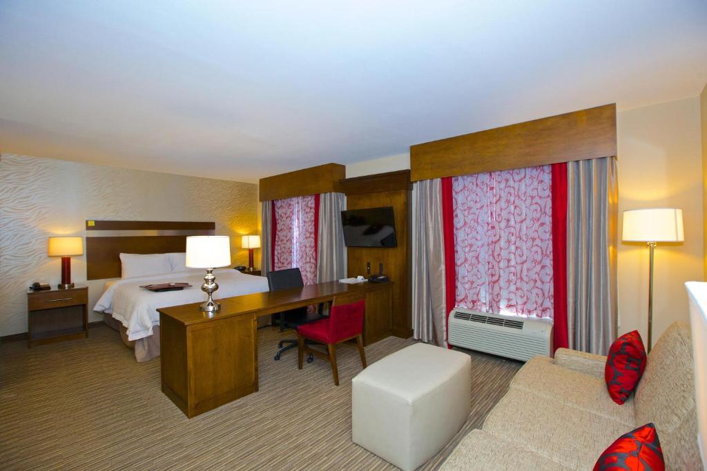 Hampton Inn Atlanta McDonough - image 7