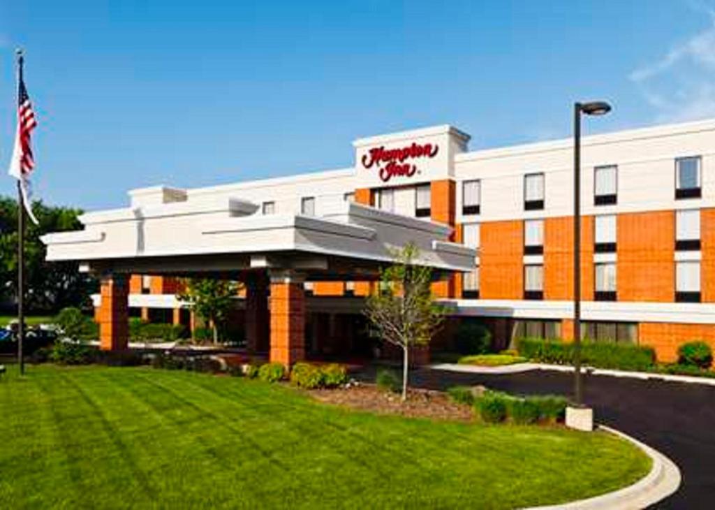 Hampton Inn McHenry - main image