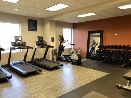 Hampton Inn McHenry - image 13