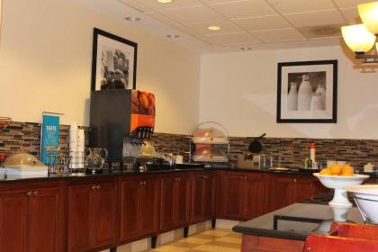 Hampton Inn McHenry - image 5